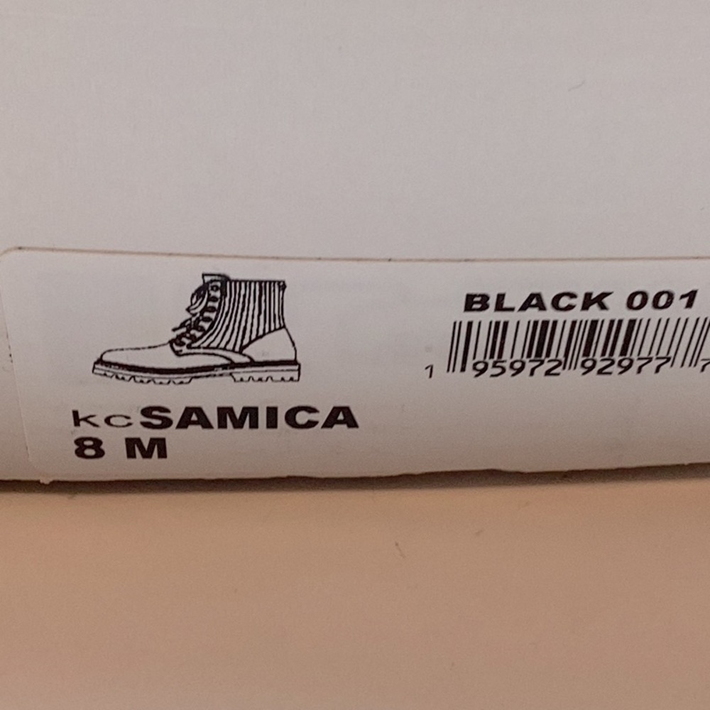 Calvin Klein Women’s Samica Lace Up Quilted Lug Combat Bootie Size 8M - Picture 6 of 6